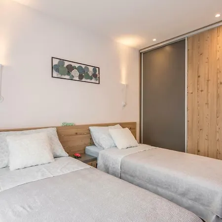 Apartman Nikola * Podstrana