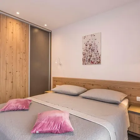Apartman Nikola Apartment
