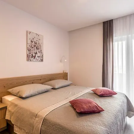 Apartment Apartman Nikola Podstrana